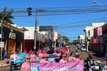 Foto - Caminhada da Associação do Câncer reforça conscientização em Paraguaçu Paulista 