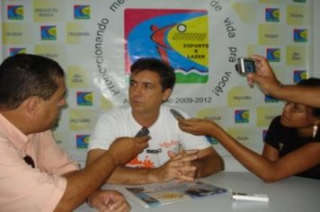 Foto - CARAVANA ESPORTIVA DO SESC VERÃO COM GUERRINHA DO BASQUETE