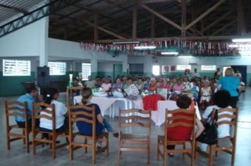 Foto - Entrega Uniformes para o Centro de Convivência do Idoso - CCI