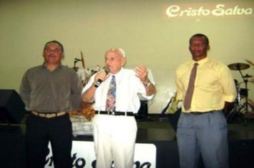 Foto - Prefeito Ediney participa da celebração de 25 anos da Igreja Cristo Salva em Paraguaçu Paulista