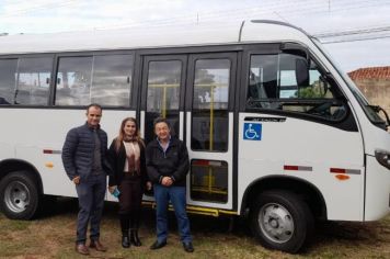 Prefeitura adquire ônibus acessível para Assistência Social
