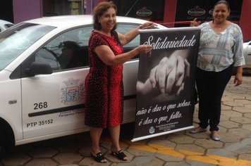 Prefeita entrega carro próprio para Fundo Social de Paraguaçu