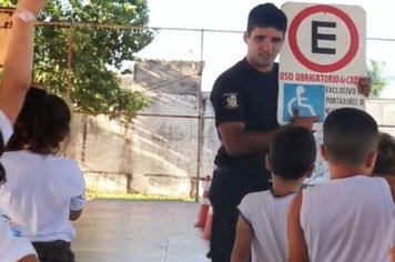 Crianças aprendem brincando com Guardiões do Trânsito em Paraguaçu