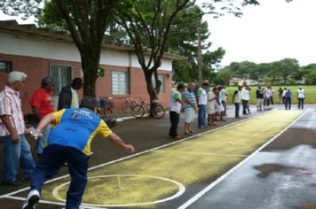 Apesar da chuva, população comparece para prestigiar Estância Esportiva.