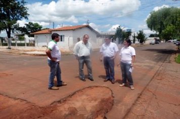 Prefeitura e Sabesp iniciam vistoria e atendem obras emergenciais na pavimentação da cidade