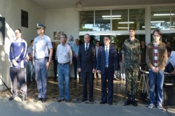 Cerimônia no Paço Municipal abre Semana da Pátria com Fogo Simbólico e homenagem ao educador físico