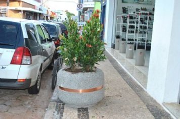 Prefeitura realiza etapa de revitalização das ruas do centro da cidade