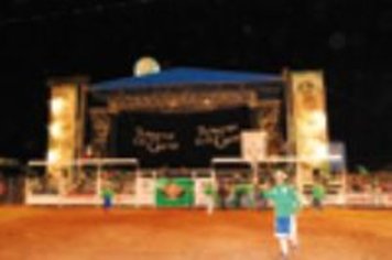 Rodeio profissional e show com Zé Henrique & Gabriel abrem a 9ª Expo Paraguaçu