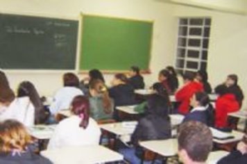 Educação Municipal atribui aulas em caráter excepcional