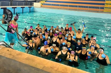 Hidrofolia agita Piscina Pública com alegria, saúde e espírito de Carnaval