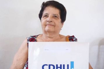 CDHU entrega títulos de regularização para famílias que quitaram seus imóveis em Paraguaçu Paulista