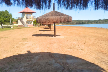 Grande Lago recebe manutenção na área de praia e segue em revitalização