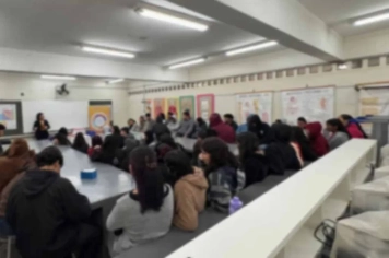 Saúde na Escola - SAE/CTA e Vigilância Epidemiológica levam informação e orientações a alunos do Maria Ângela