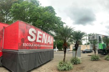Senai estaciona mais uma carreta itinerante defronte ao Paço Municipal de Paraguaçu Paulista