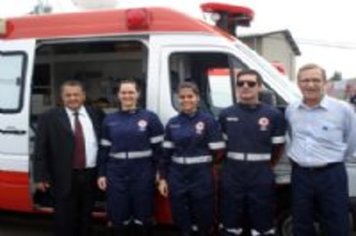 Presidente Lula entrega ambulância do SAMU ao prefeito Ediney