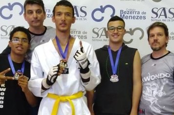 Taekwondo de Paraguaçu é ouro, prata e bronze na XV Copa Marília