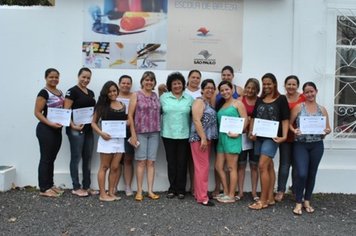 Mais uma turma conclui curso na Escola da Beleza em Paraguaçu