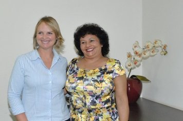 Primeira Dama de Paraguaçu recebe visita de deputada