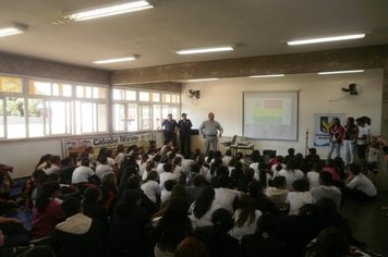 Palestra apresenta projeto “Por toda a vida” e convida alunos do Sesi para se tornarem “Super-Pedestres”