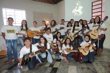 Grupo Viola & Cia promove “Coração Feliz” na Biblioteca Municipal