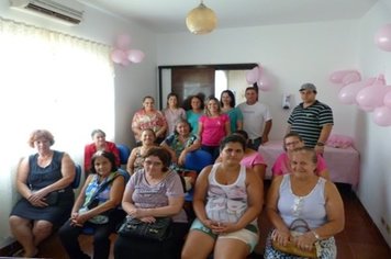 CAPS promove atividade no Outubro Rosa com palestra sobre autocuidados para usuárias