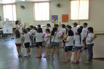 Crianças de Paraguaçu se divertem com a contação de Histórias na Biblioteca Municipal