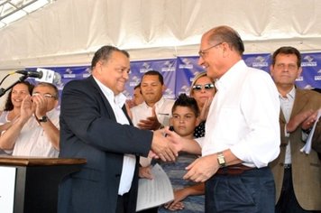 Prefeito de Paraguaçu faz diversas reivindicações ao Governador de SP