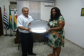 Prefeito de Paraguaçu instala dispositivo para melhoria do atendimento no dispensário de remédios