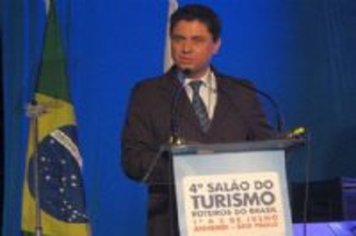 Conselho Estadual de Turismo cria Câmara Setoriais e homenageia secretário Claury
