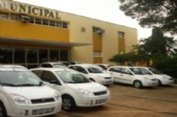 Prefeitura de Paraguaçu recebe dois novos veículos através do Condersul