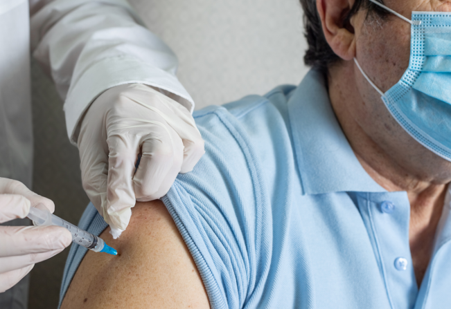 Vacina: 180 idosos na faixa de 77 a 79 anos receberão 1ª dose