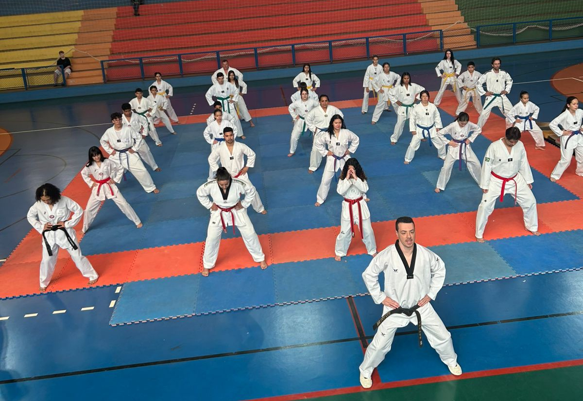 Seminário de Taekwondo reúne atletas e fortalece artes marciais em Paraguaçu Paulista