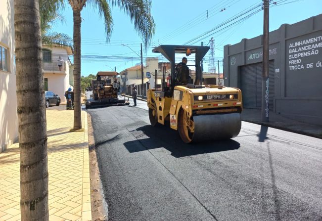 Prefeitura inicia recapeamento asfáltico em ruas da Vila Nova e região central de Paraguaçu Paulista