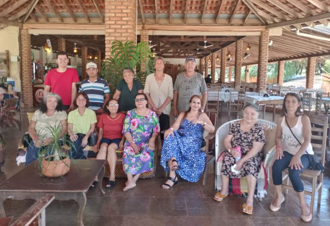 Idosos dos Serviços de Fortalecimento de Vínculos dos CRAS E CREAS ganham dia de lazer e descanso em hotel fazenda