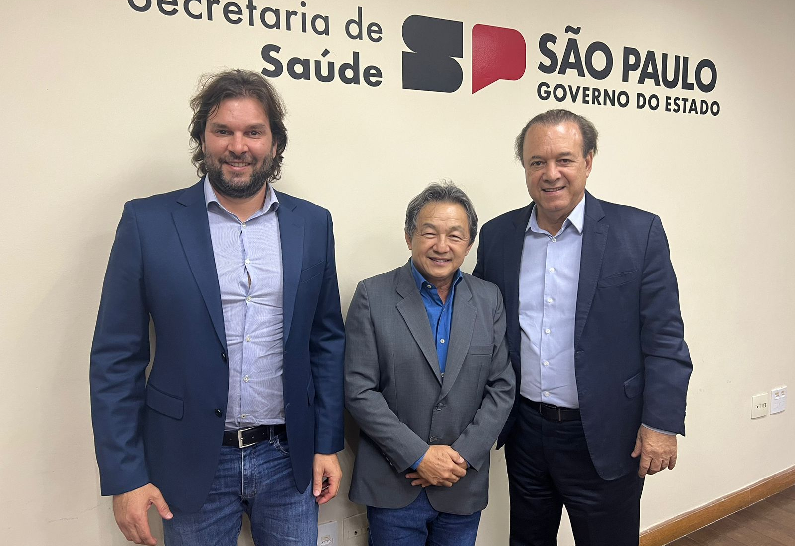 Prefeitura e Santa Casa buscam avanços para a saúde de Paraguaçu em reunião com Estado