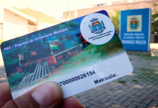 Prefeitura reajusta Cartão PAS e paga bônus a servidores da educação, injetando mais de R$2 milhões na economia local