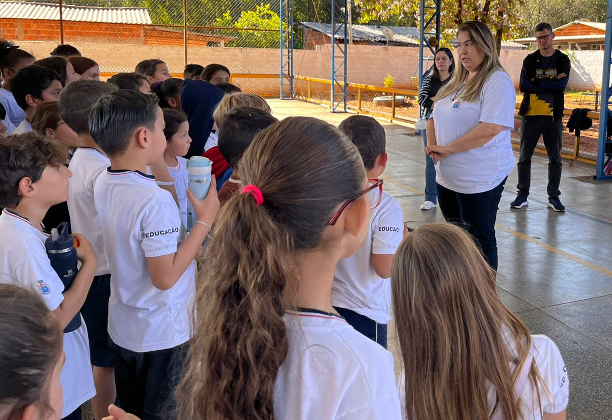 Agentes de Saúde e Endemias visitam escolas municipais durante a Semana de Combate à Leishmaniose
