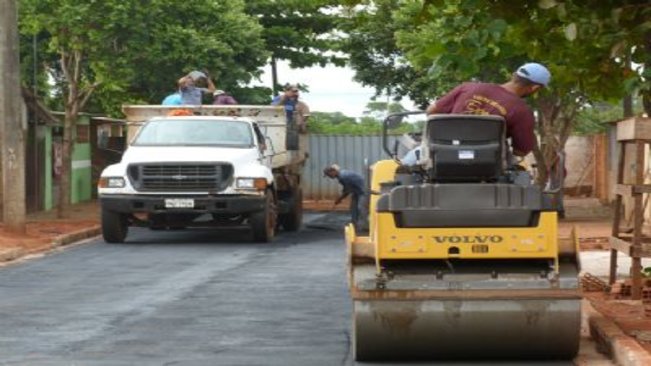 Prefeitura inicia serviços de reparo e manutenção de vias em Paraguaçu