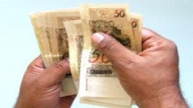 Aprovado aumento de 10% para funcionários municipais