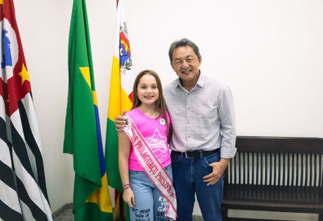 Prefeito Antian recepciona paraguaçuense finalista no Miss São Paulo Teen Infantil