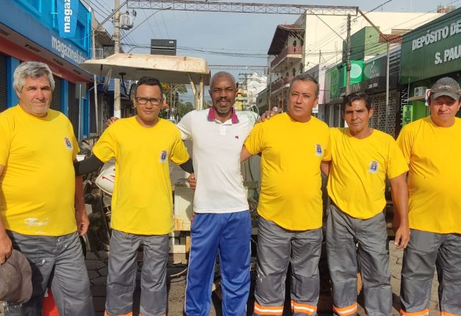 Equipe de Trânsito paraguaçuense recebe uniformes