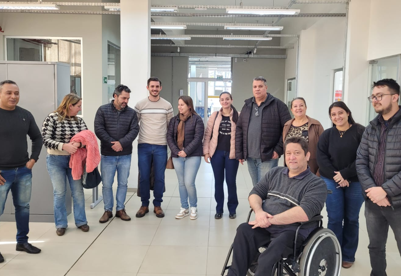 Servidores de Taguaí visitam Prefeitura de Paraguaçu para conhecer funcionamento do SEI Cidades