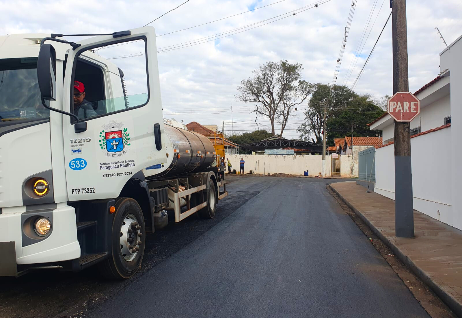 Recape asfáltico avança nas ruas Santos Dumont e Rotariano Antônio Vicente dos Reis