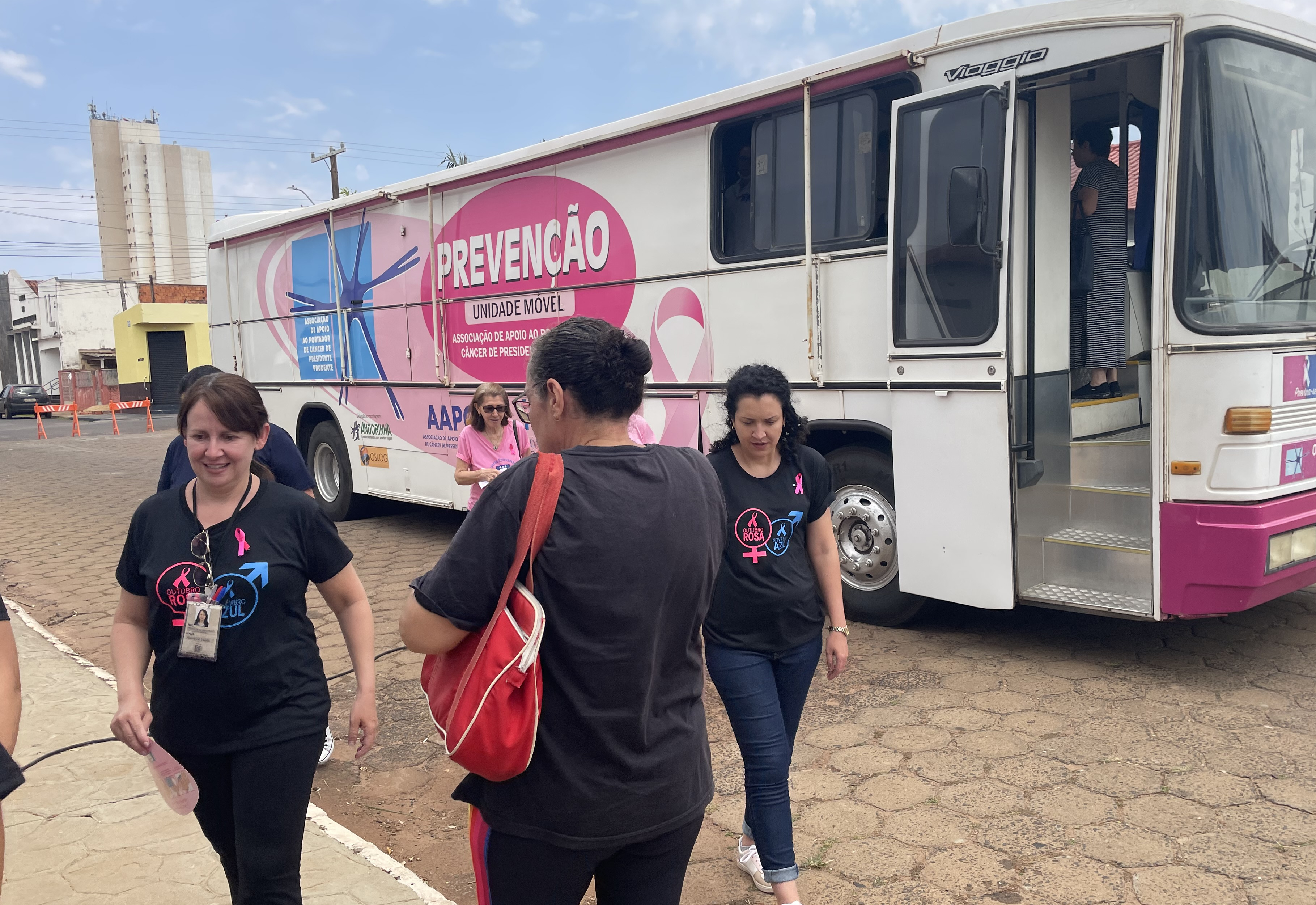 Ação Integrada na Unidade de Atendimento à Mulher Marca Sucesso do Outubro Rosa em Paraguaçu Paulista