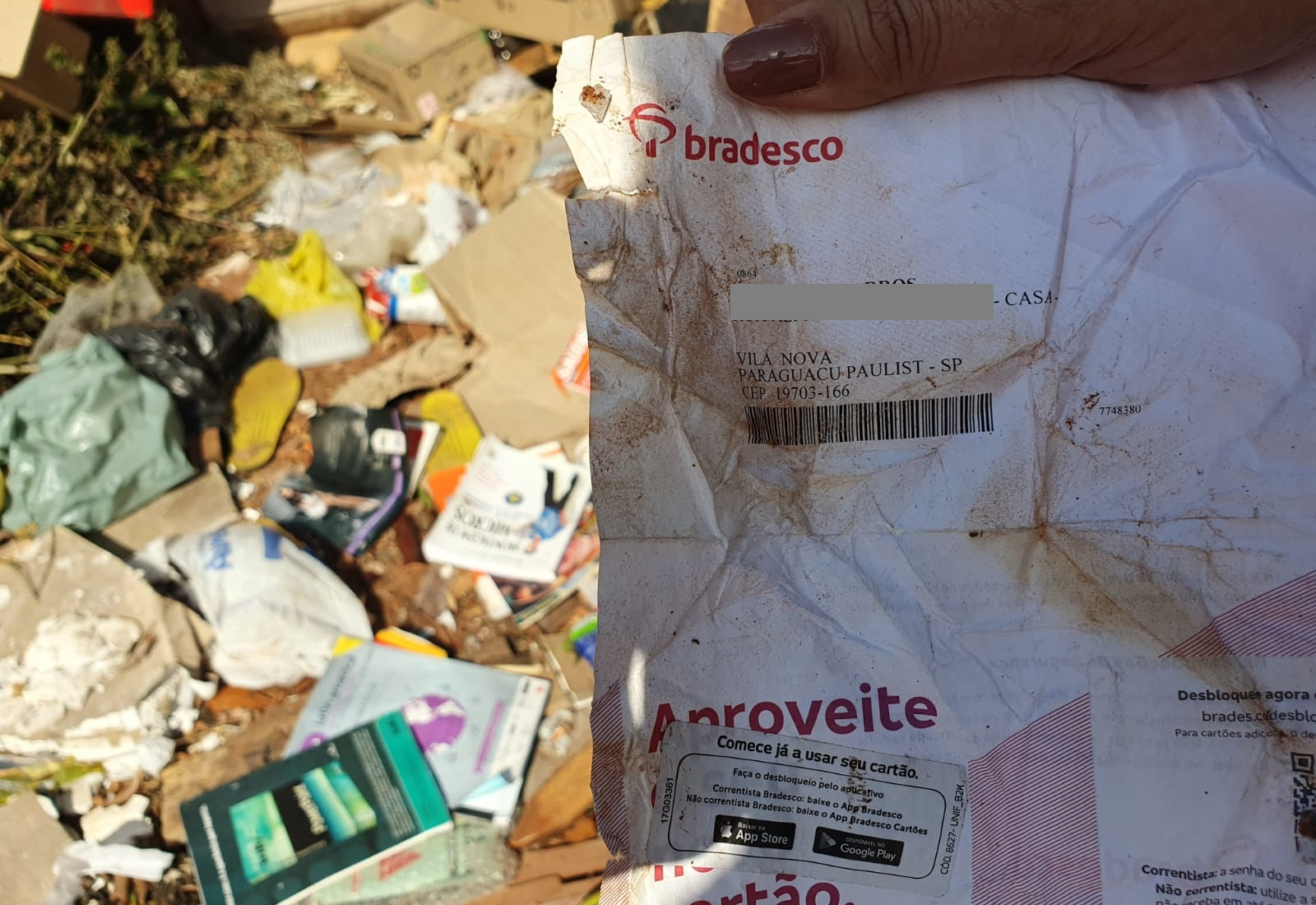 Mais documentos de suspeitos são encontrados em novo ponto de descarte irregular em Paraguaçu Paulista