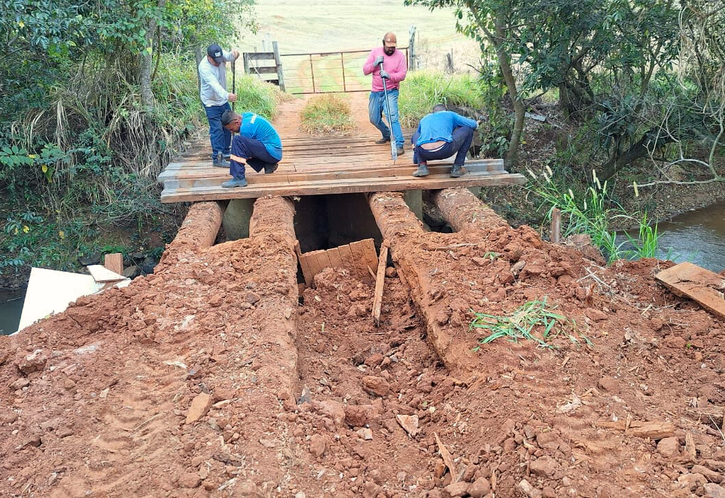 Prefeitura reconstrói ponte no bairro Brejão e garante acesso seguro à zona rural de Paraguaçu Paulista