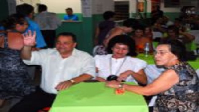 Prefeito Ediney e Primeira Dama Sonia atendem reivindicação do CCI, participam do Baile da Melhor Idade e ratificam priorização dos idosos