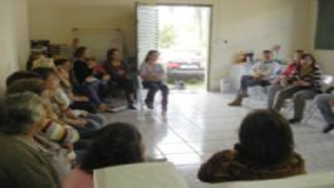 Prefeitura entrega máquinas de costura para Associação de Produtores Rurais