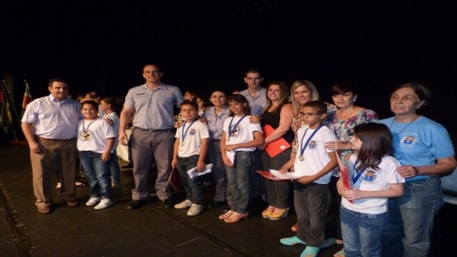 Policia Militar realiza Formatura do PROERD e entrega certificados para cerca de 300 estudantes