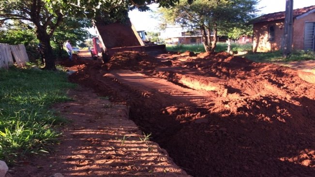 Prefeitura realiza recuperação da Rua G no loteamento Rancho Alegre
